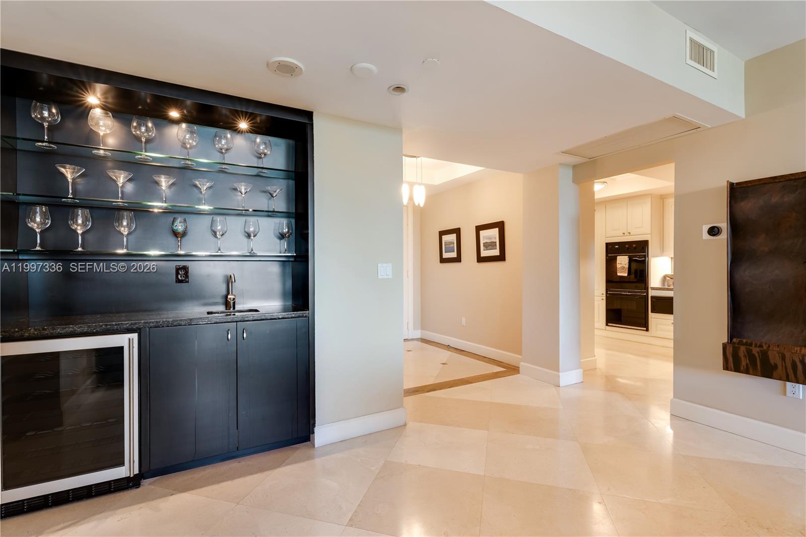 image Grand Bay Residences4