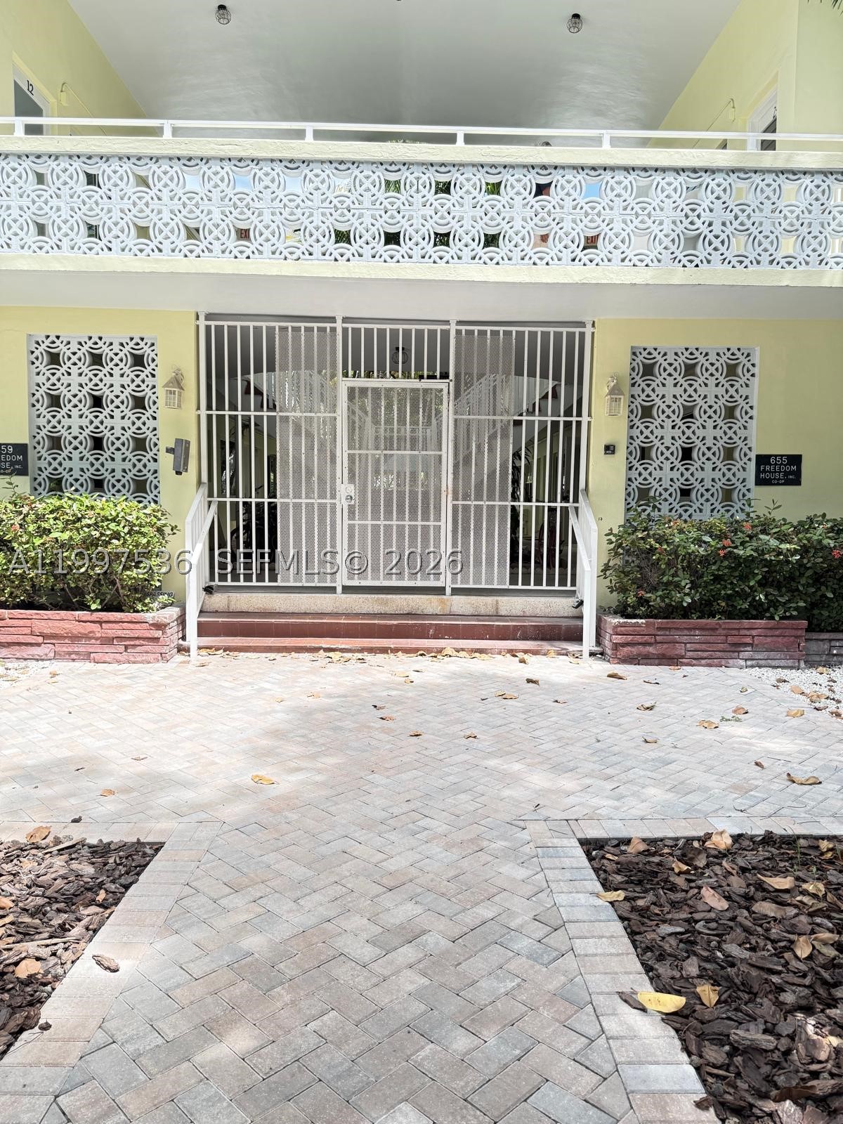 655 Meridian Ave #2