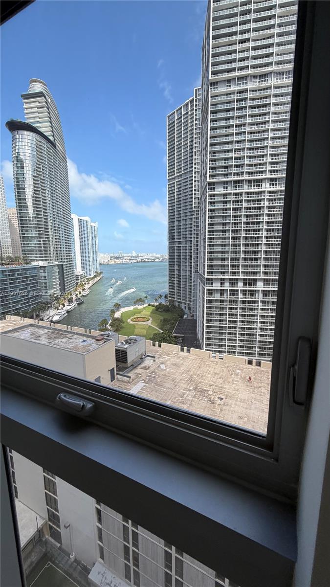 image Viceroy Brickell Residences24