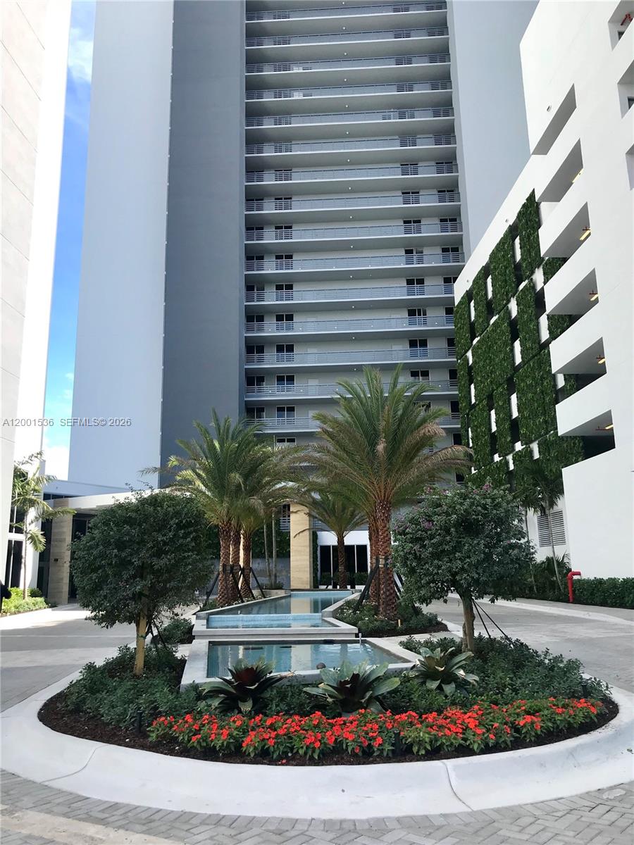 16385 Biscayne Blvd #1902 North Miami Beach, FL 33160