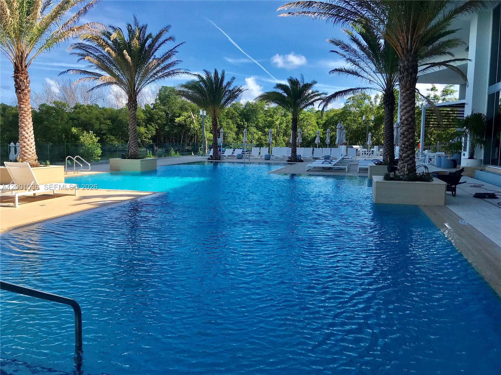 16385 Biscayne Blvd #1902 North Miami Beach, FL 33160