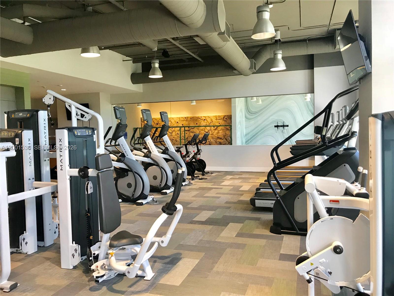 16385 Biscayne Blvd #1902 North Miami Beach, FL 33160