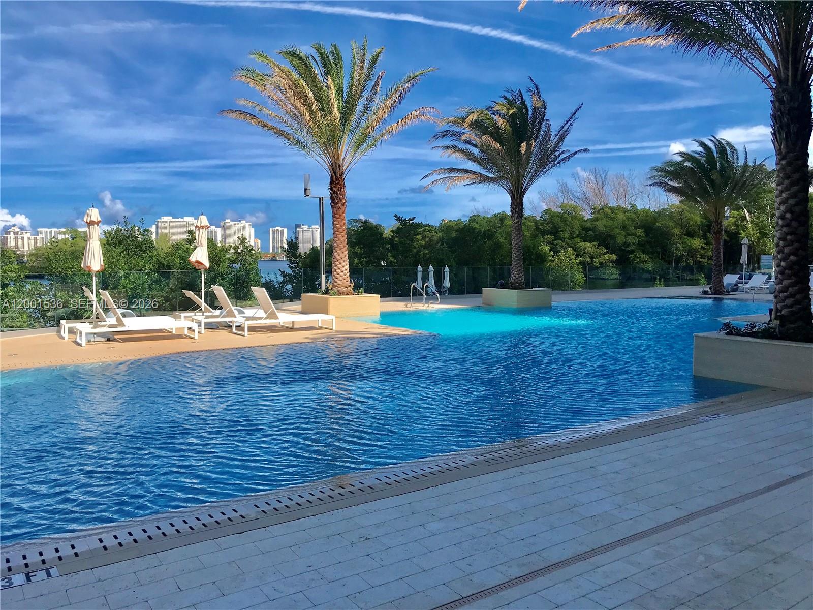 16385 Biscayne Blvd #1902 North Miami Beach, FL 33160