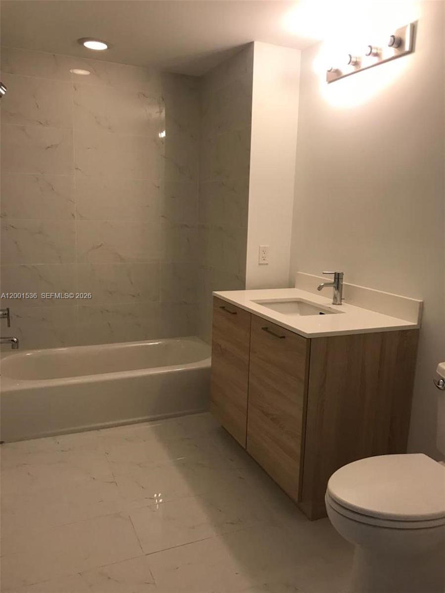 16385 Biscayne Blvd #1902 North Miami Beach, FL 33160
