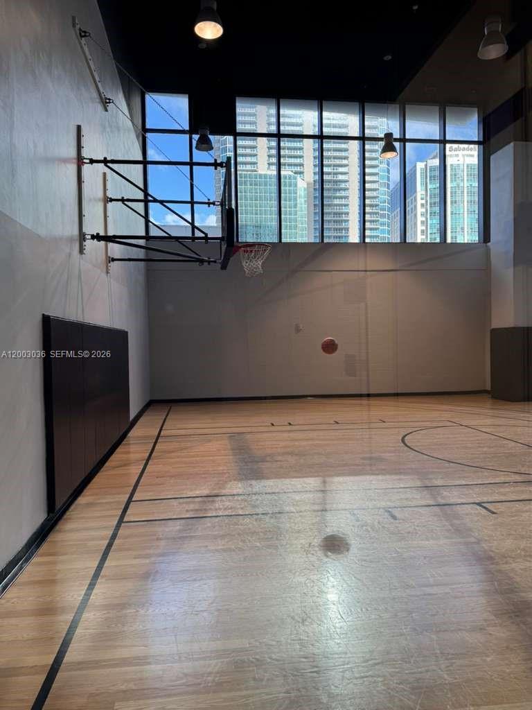 image 1010 Brickell16