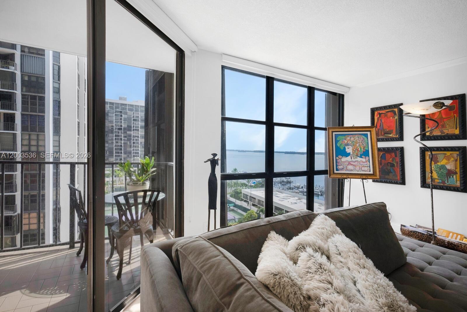 image Brickell Place IV2