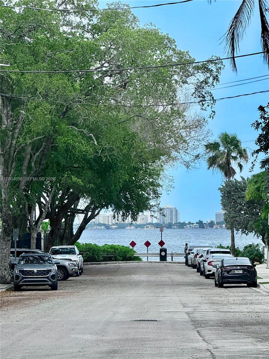 666 NE 62nd St Miami, FL 33138