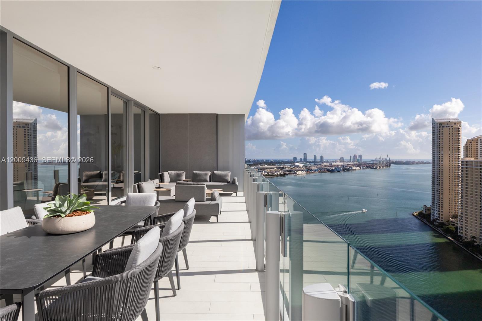 image Aston Martin Residences0