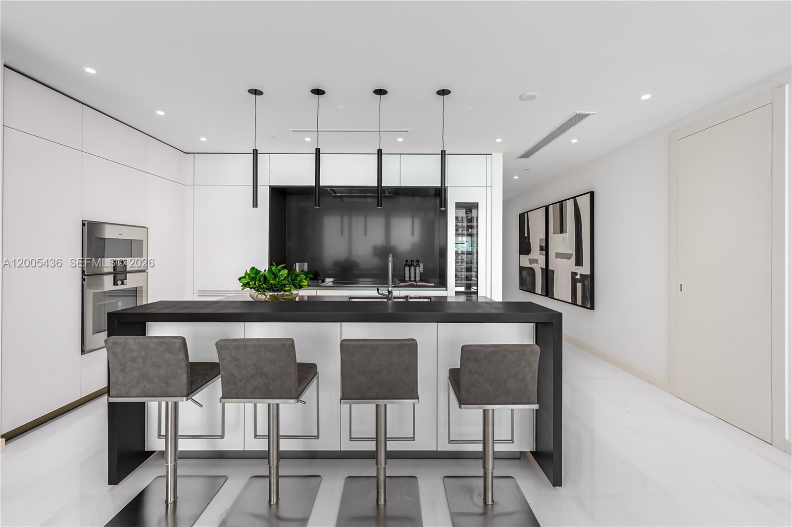 300 Biscayne Blvd Way #2802E Miami, FL 33131