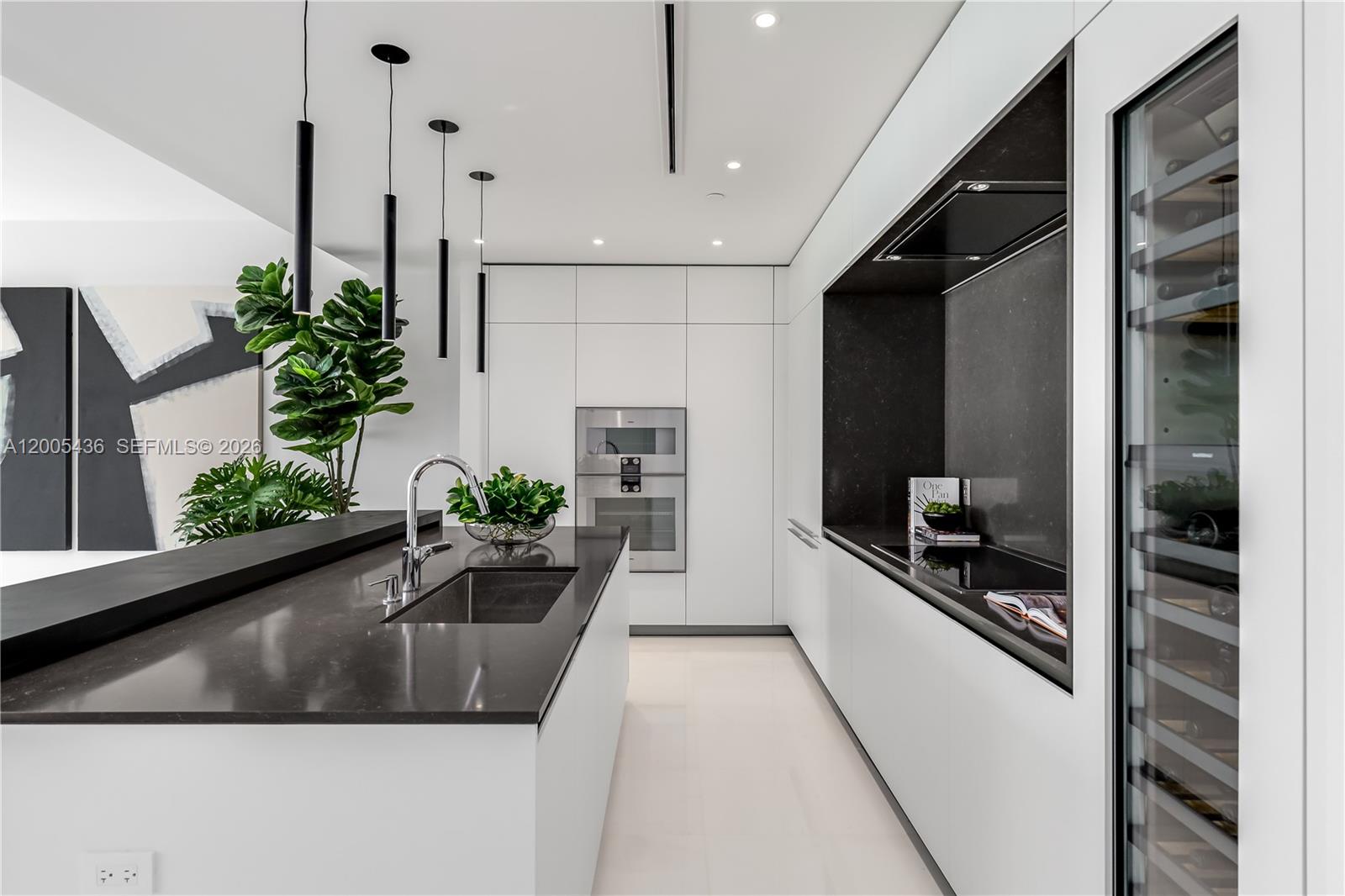 300 Biscayne Blvd Way #2802E Miami, FL 33131