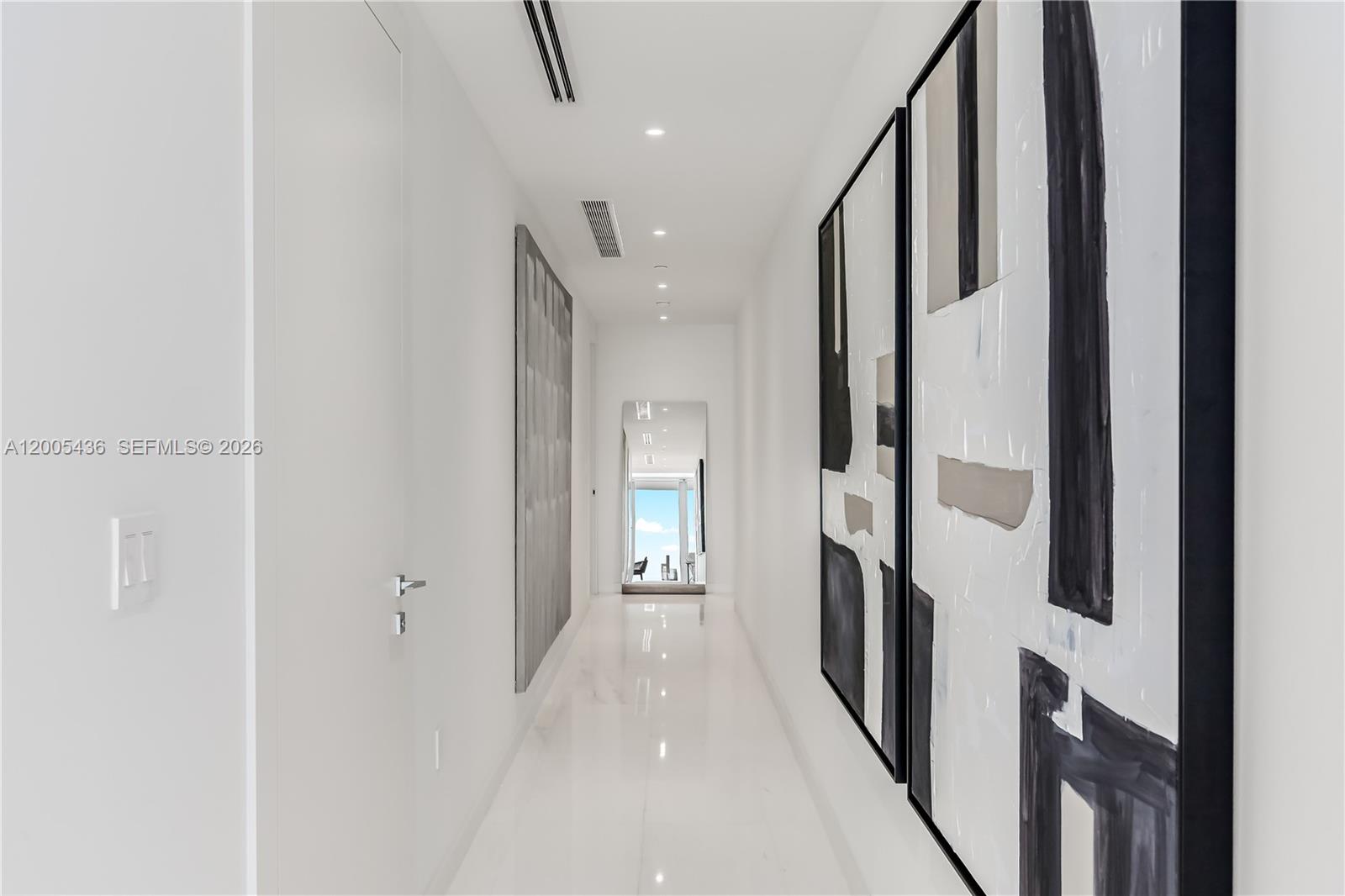 300 Biscayne Blvd Way #2802E Miami, FL 33131