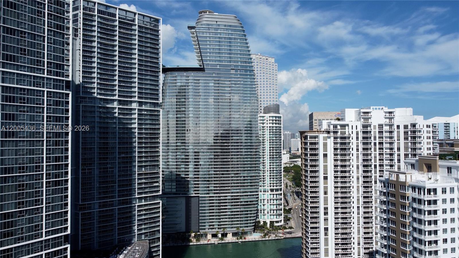 300 Biscayne Blvd Way #2802E Miami, FL 33131
