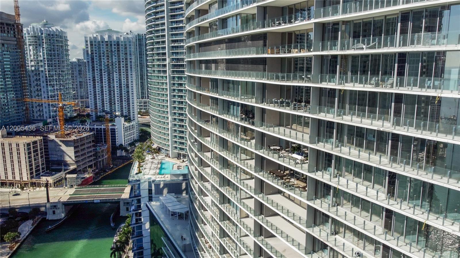 300 Biscayne Blvd Way #2802E Miami, FL 33131