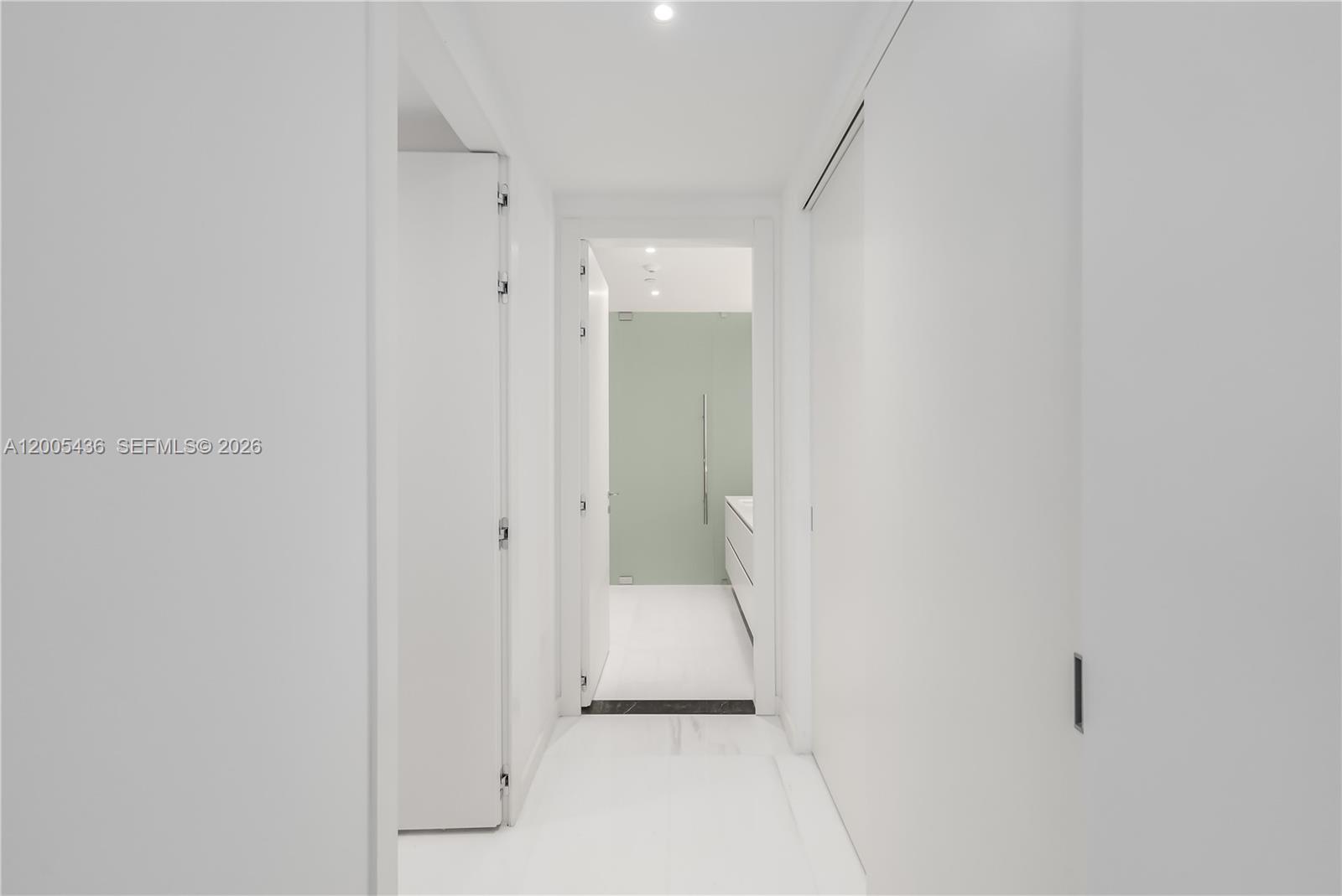 300 Biscayne Blvd Way #2802E Miami, FL 33131