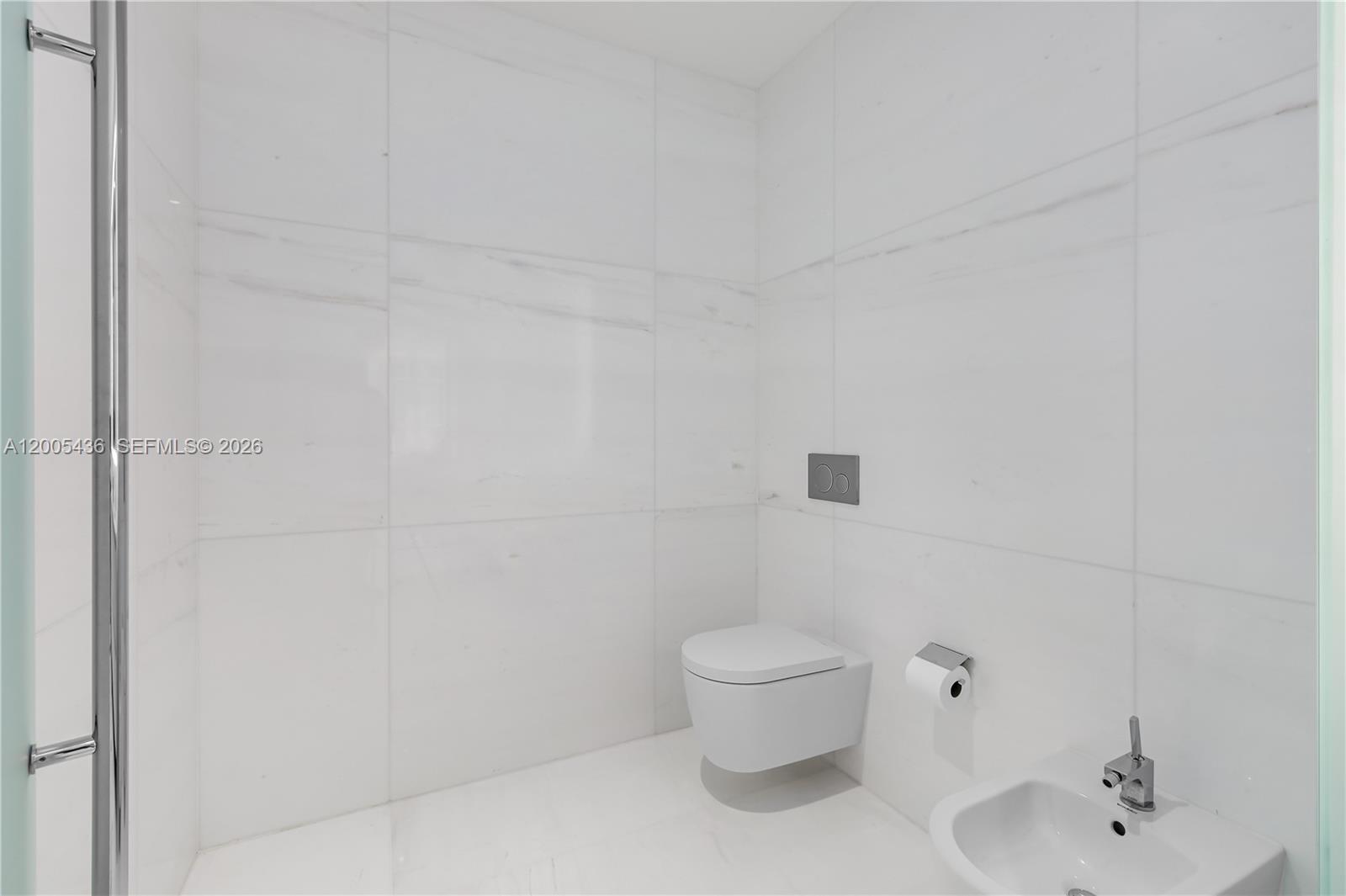 300 Biscayne Blvd Way #2802E Miami, FL 33131