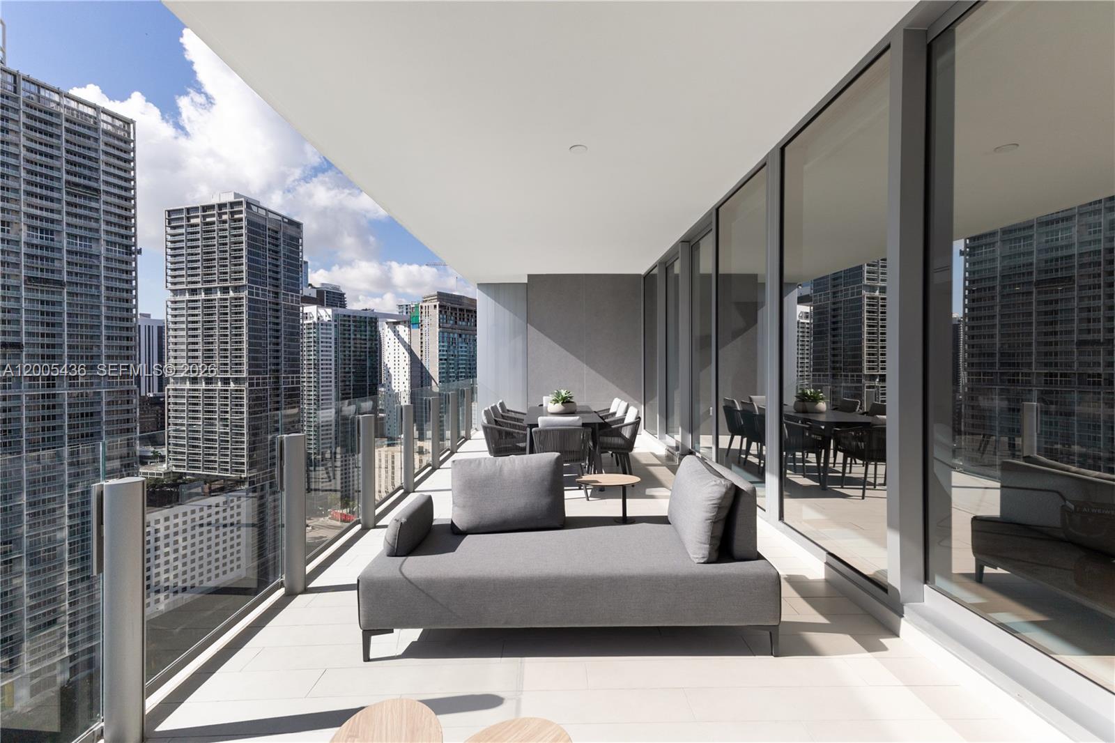 300 Biscayne Blvd Way #2802E Miami, FL 33131