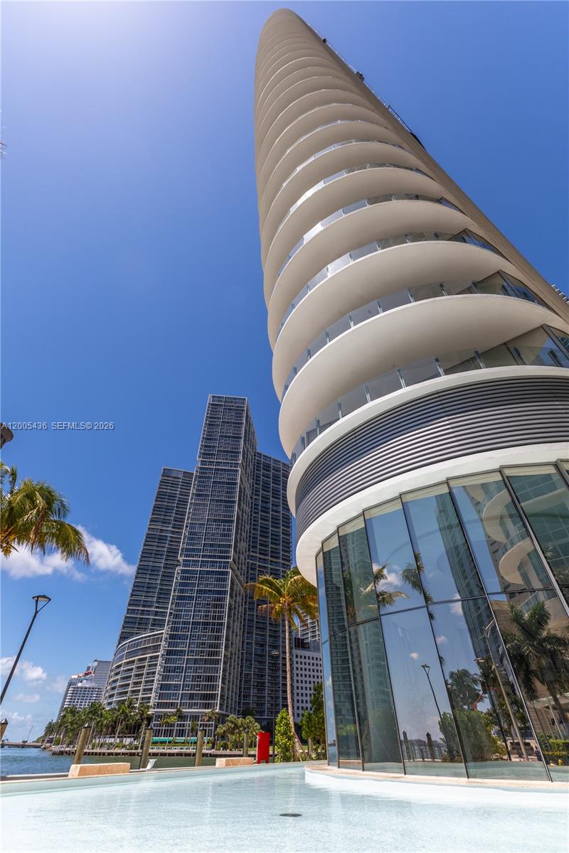 300 Biscayne Blvd Way #2802E Miami, FL 33131