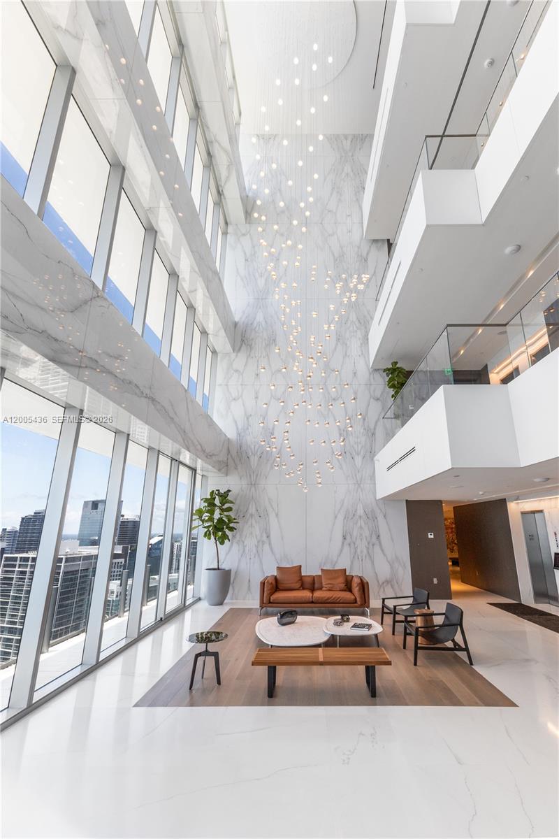 300 Biscayne Blvd Way #2802E Miami, FL 33131
