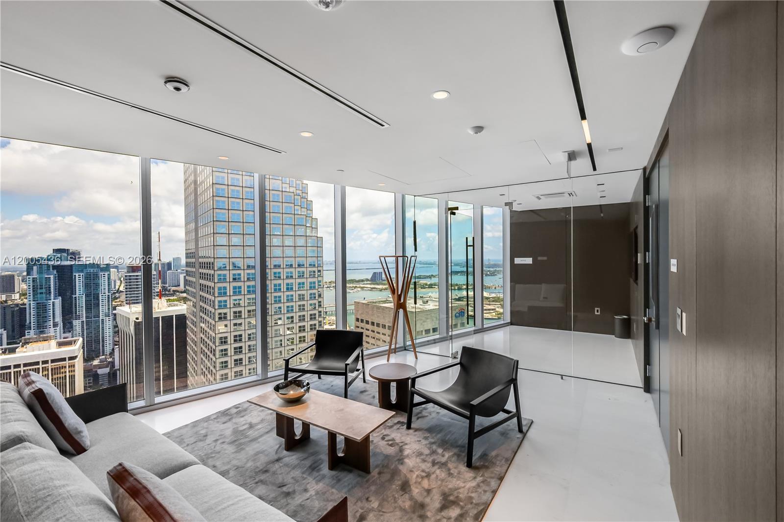 300 Biscayne Blvd Way #2802E Miami, FL 33131