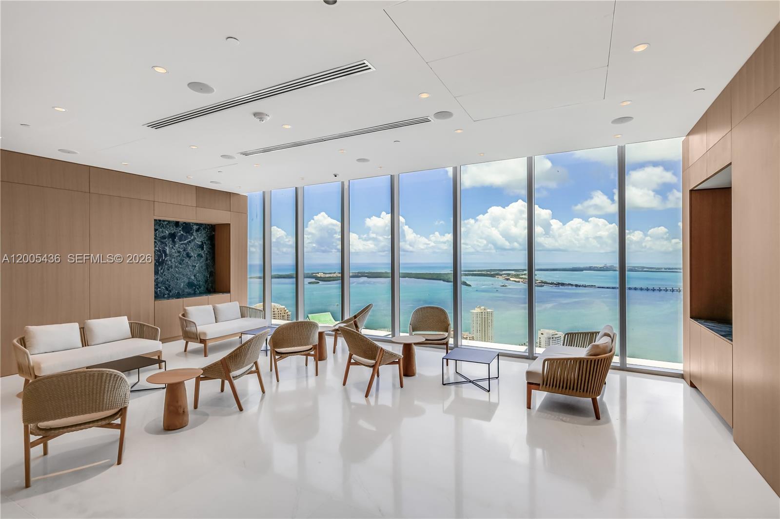 300 Biscayne Blvd Way #2802E Miami, FL 33131