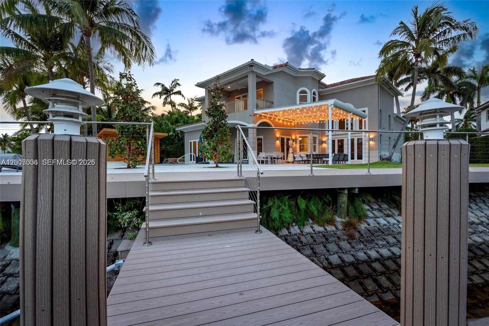 1260 Harbor Ct Hollywood, FL 33019