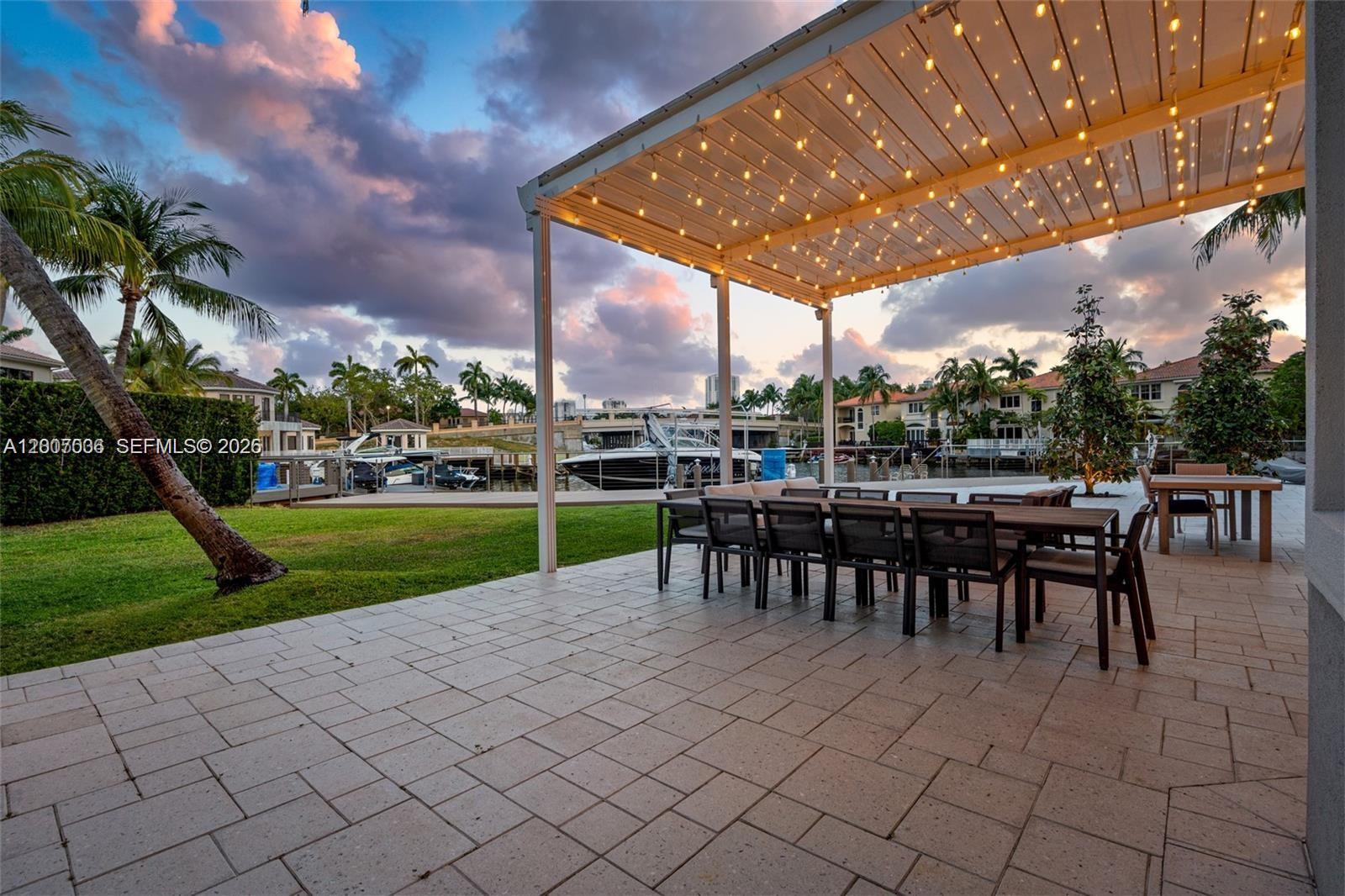 1260 Harbor Ct Hollywood, FL 33019