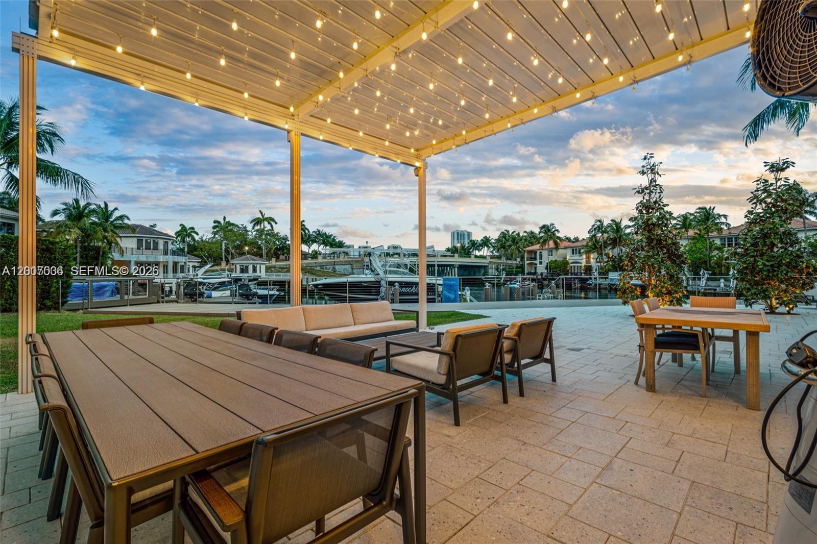 1260 Harbor Ct Hollywood, FL 33019