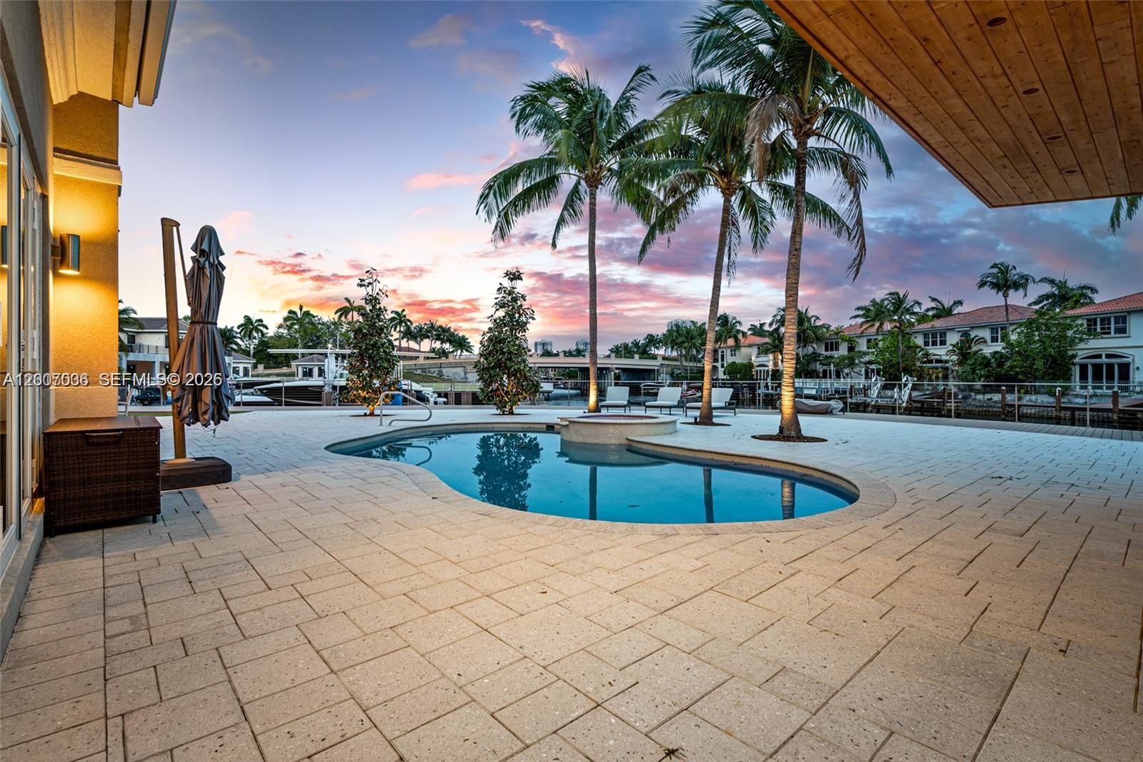 1260 Harbor Ct Hollywood, FL 33019