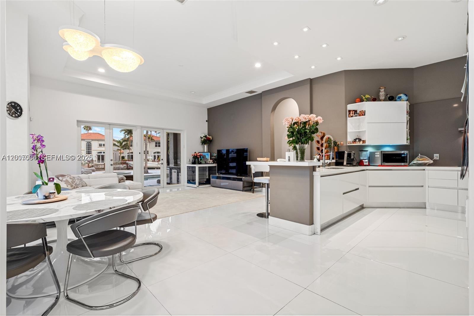 1260 Harbor Ct Hollywood, FL 33019