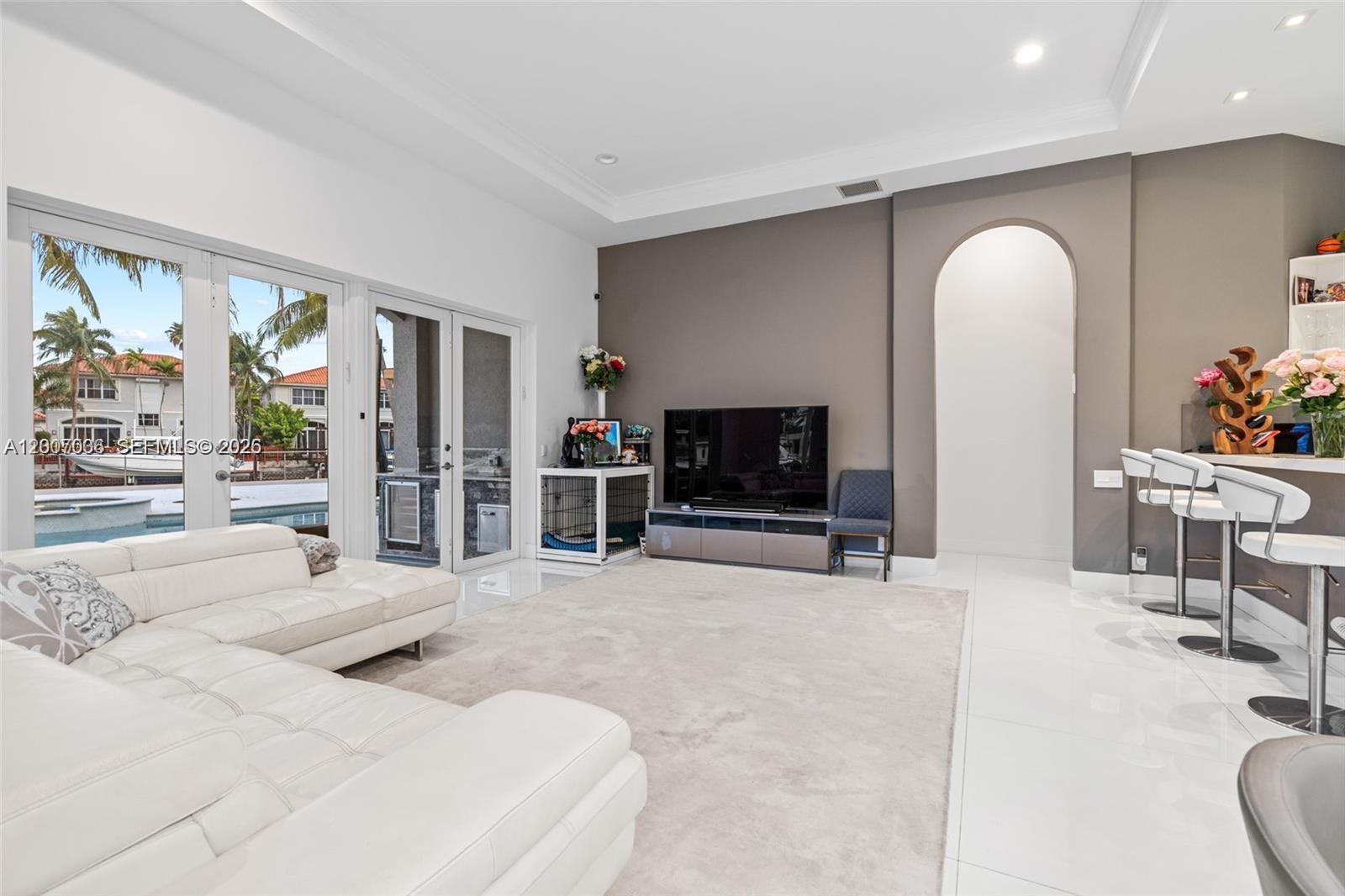 1260 Harbor Ct Hollywood, FL 33019