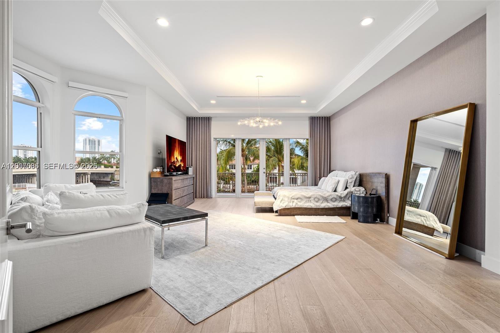 1260 Harbor Ct Hollywood, FL 33019