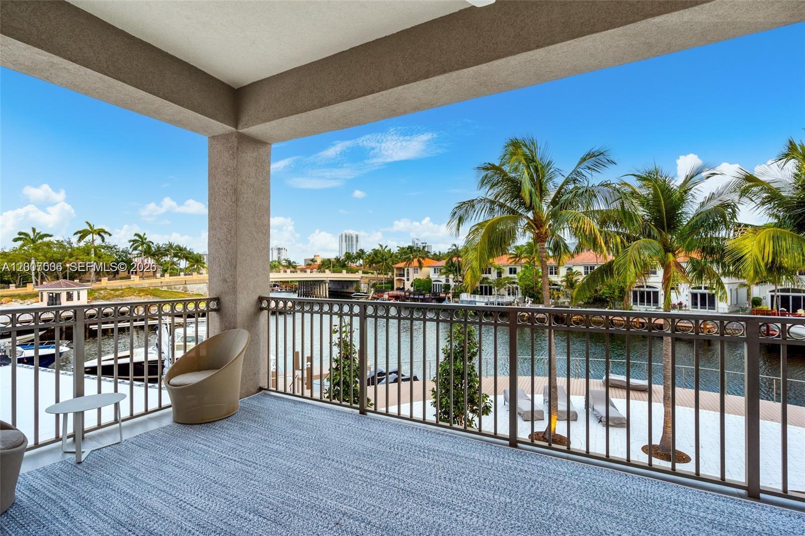 1260 Harbor Ct Hollywood, FL 33019