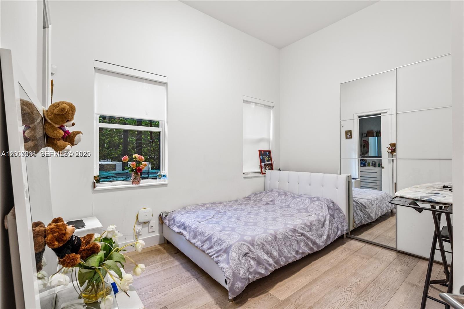 1260 Harbor Ct Hollywood, FL 33019