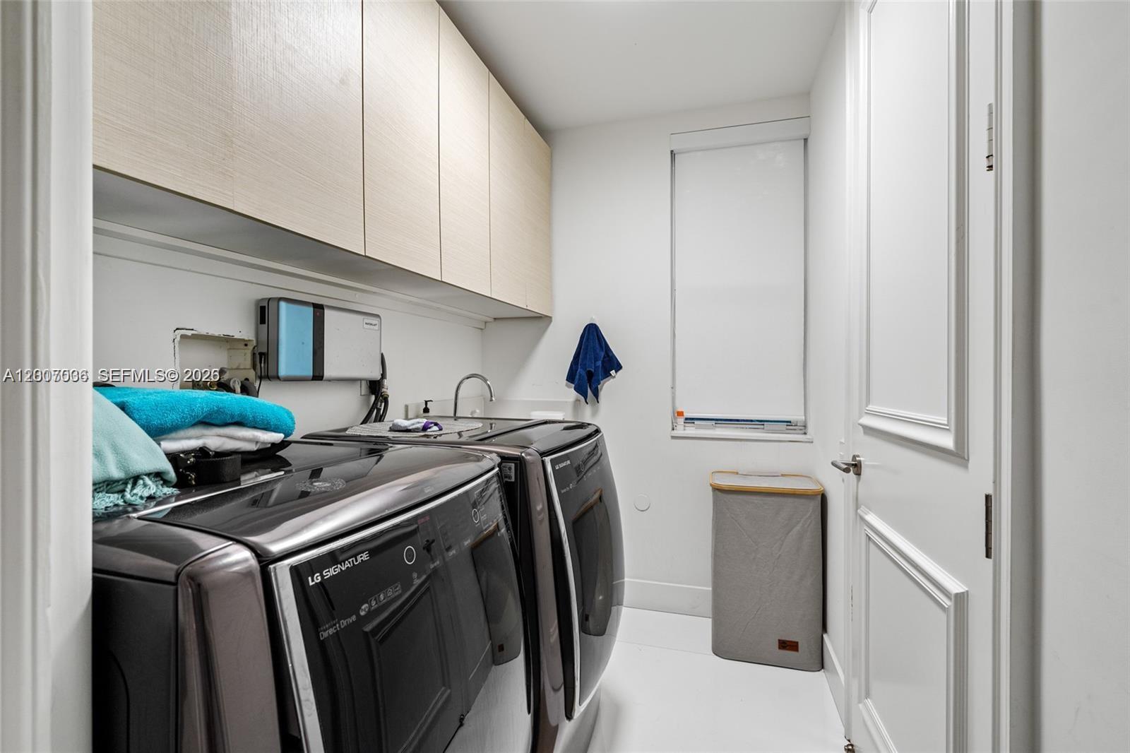 1260 Harbor Ct Hollywood, FL 33019