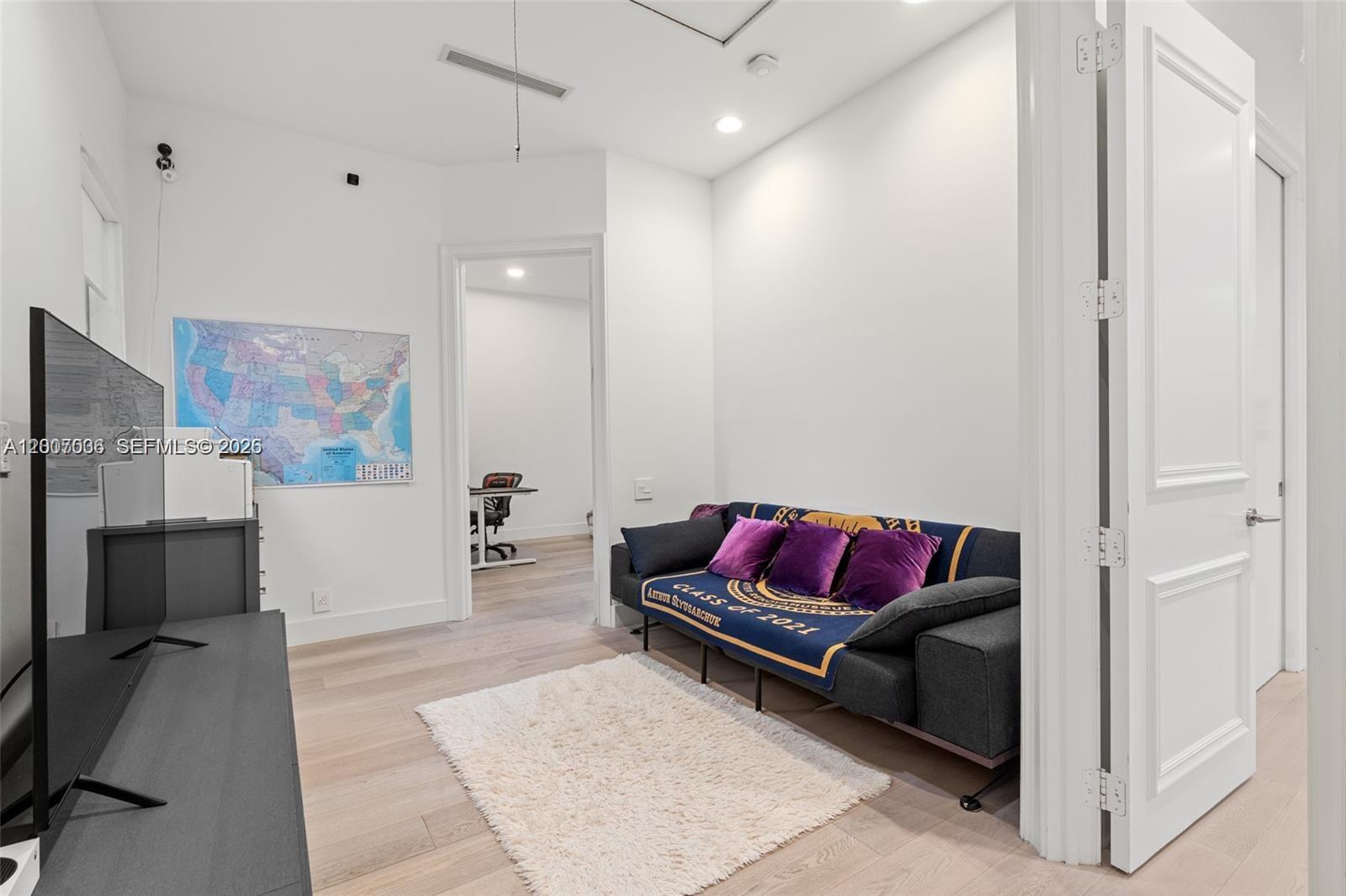 1260 Harbor Ct Hollywood, FL 33019