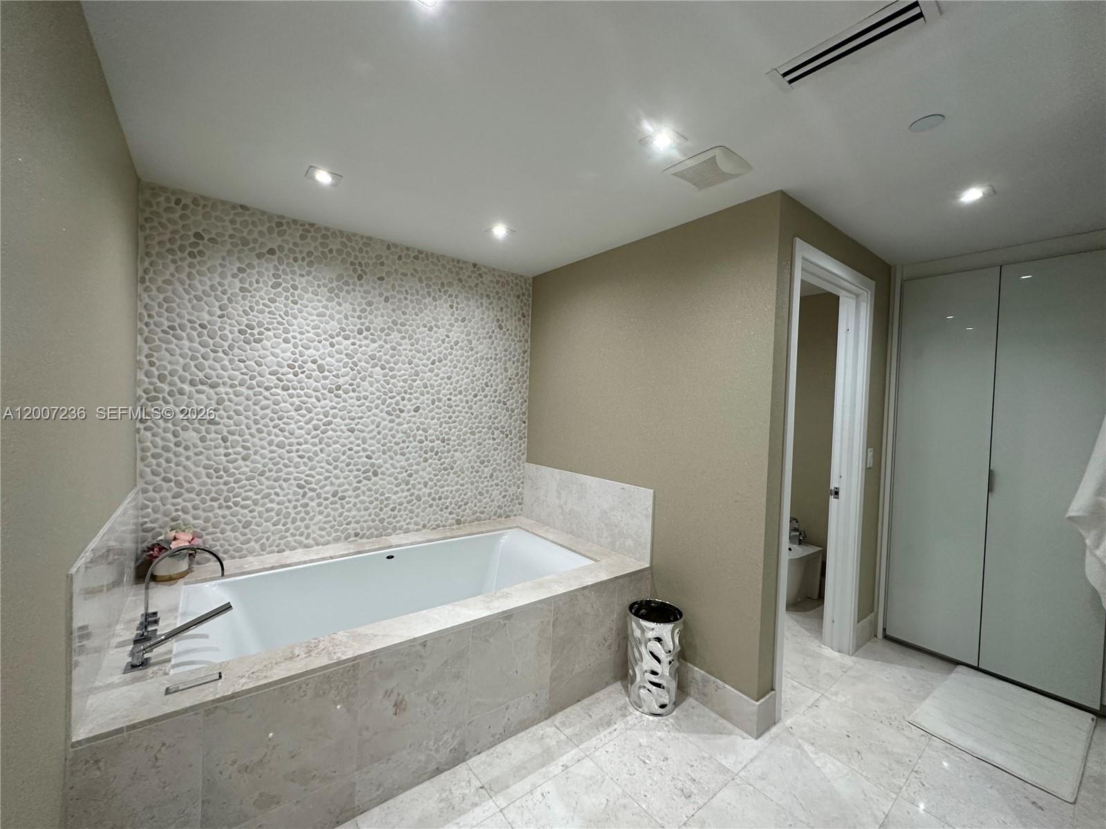 image Jade Ocean60