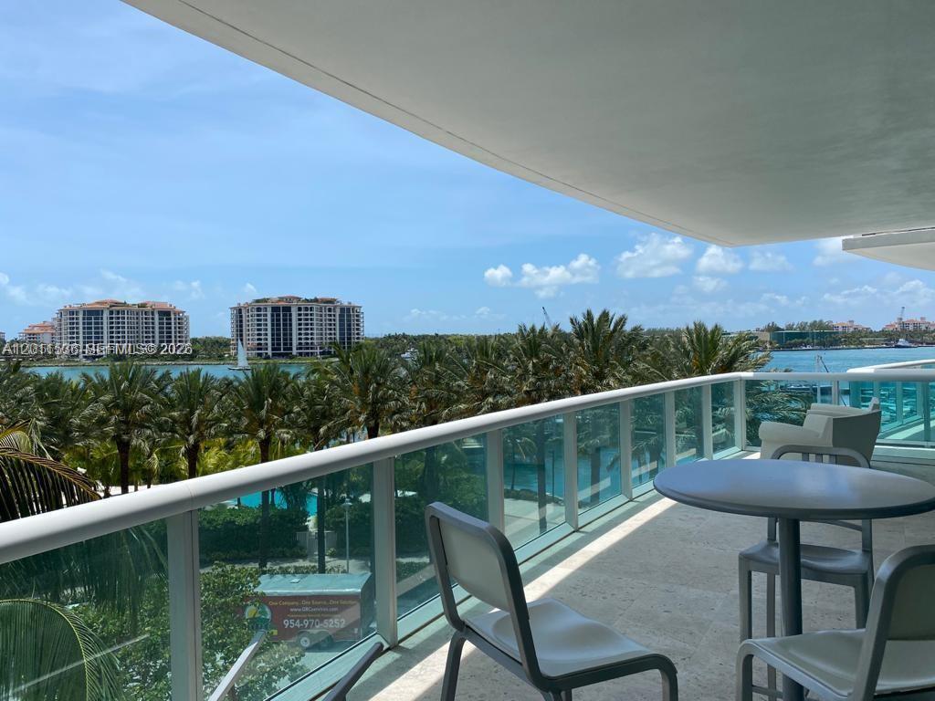 1000 S Pointe Dr #405