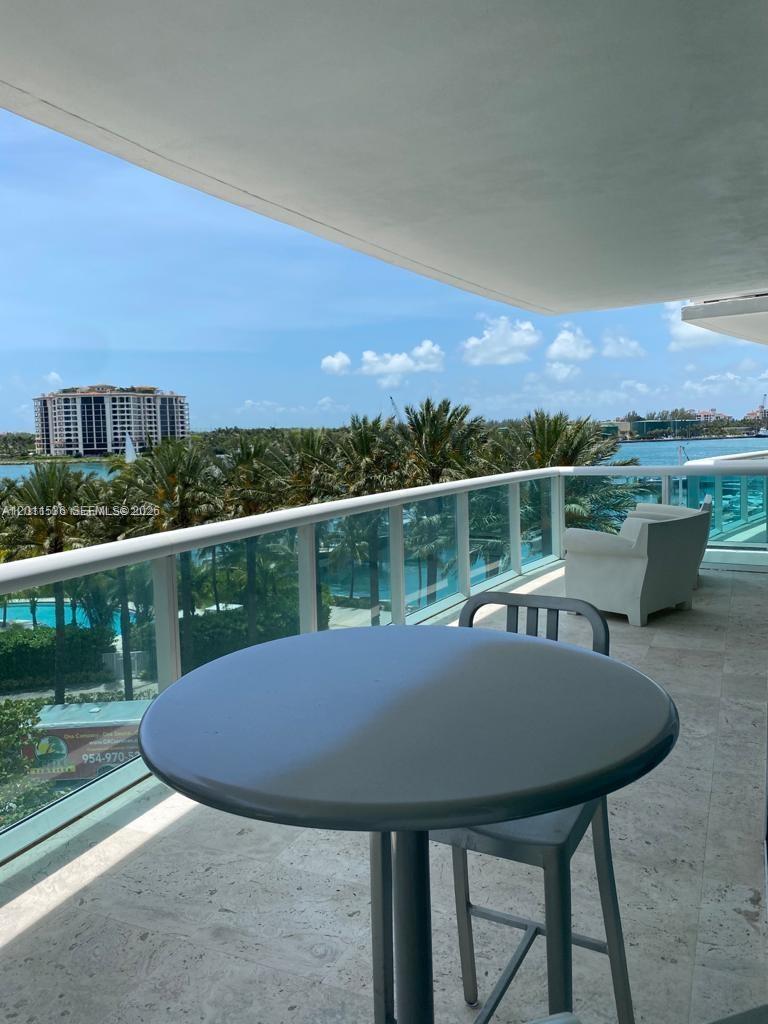 1000 S Pointe Dr #405 Miami Beach, FL 33139