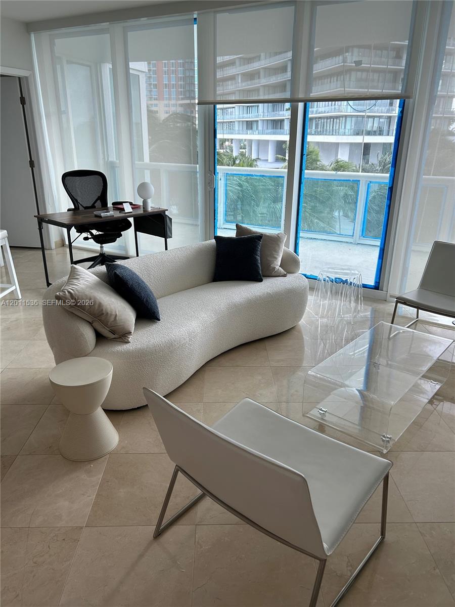 1000 S Pointe Dr #405 Miami Beach, FL 33139