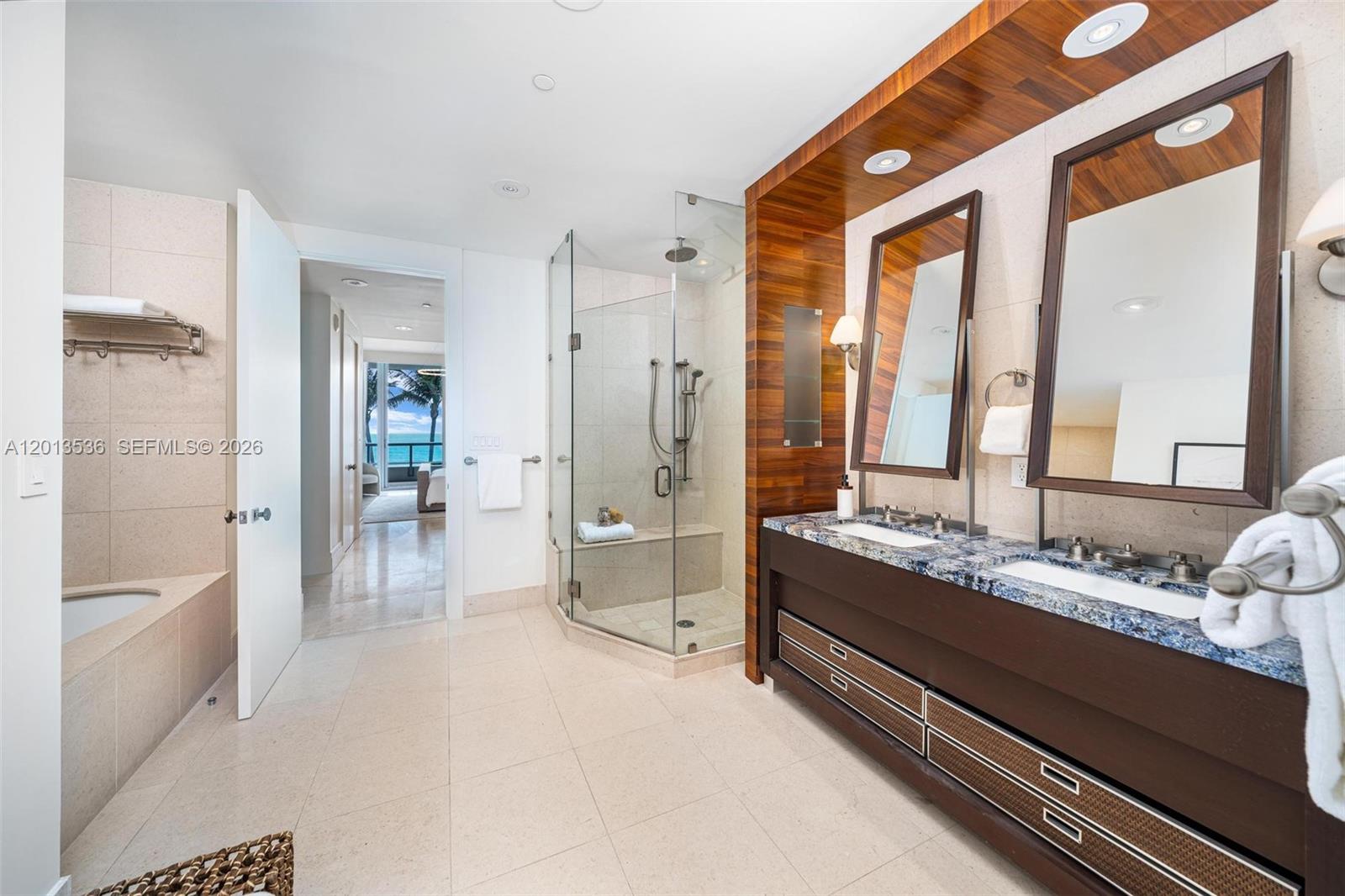 image Carillon Condo12