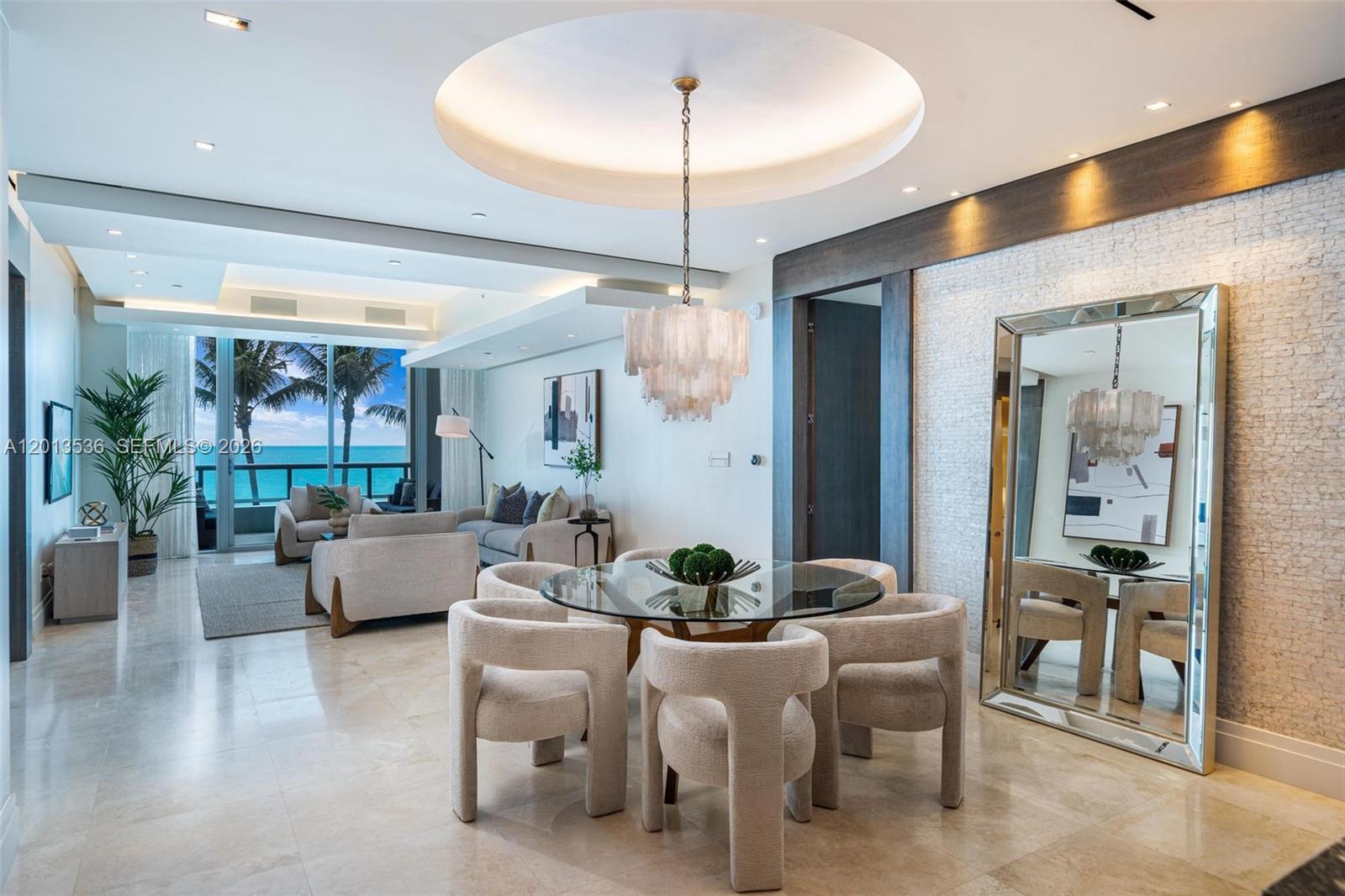 image Carillon Condo1