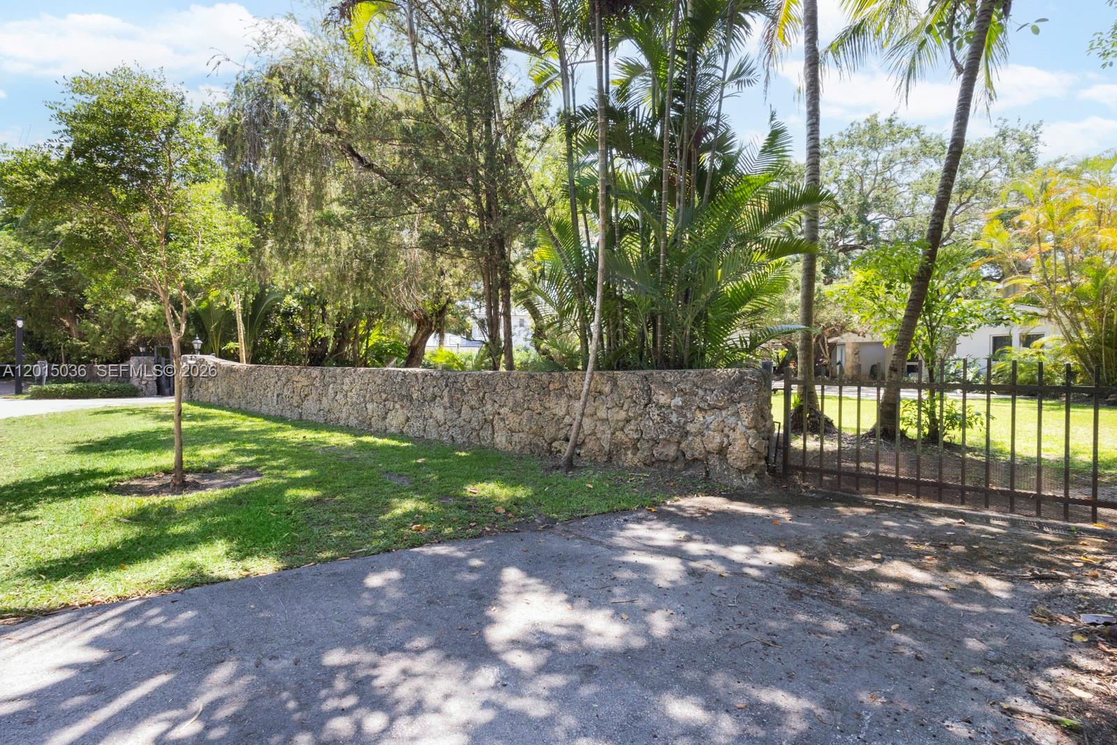 5340 Banyan Dr Coral Gables, FL 33156