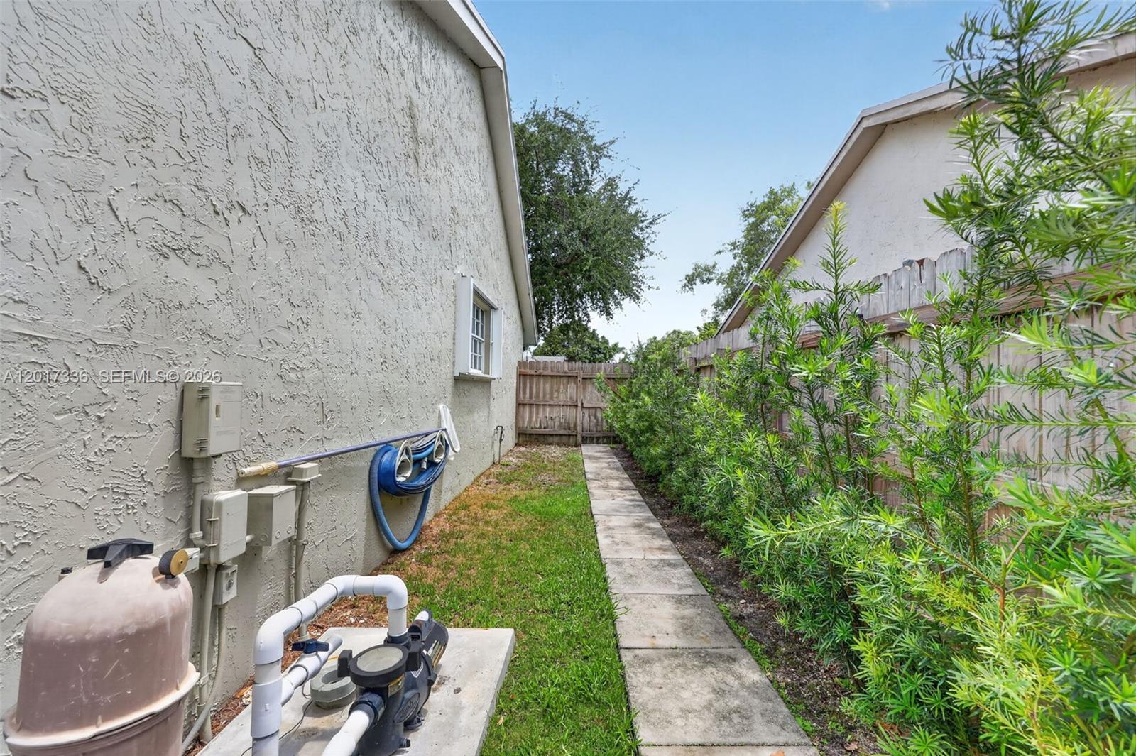 9315 SW 172nd Ter Palmetto Bay, FL 33157