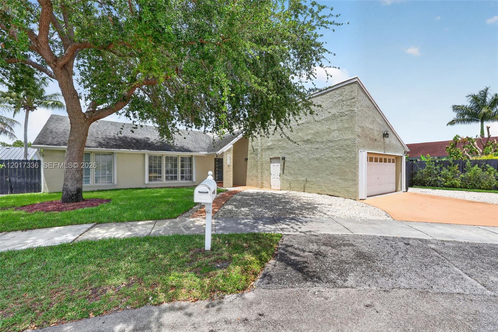 9315 SW 172nd Ter Palmetto Bay, FL 33157