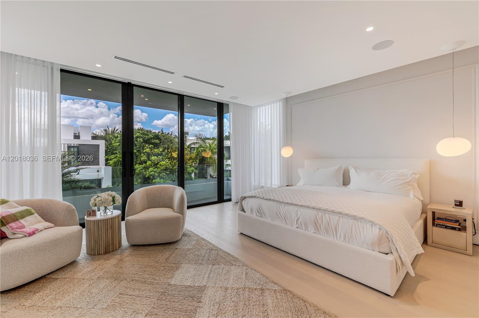 1092 N Venetian Dr Miami, FL 33139