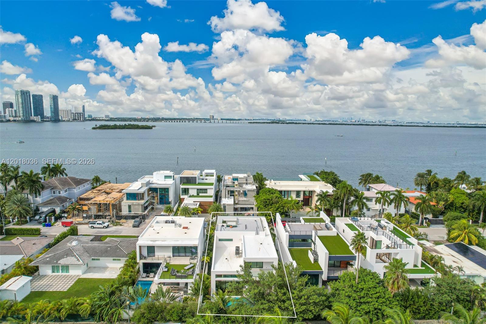1092 N Venetian Dr Miami, FL 33139