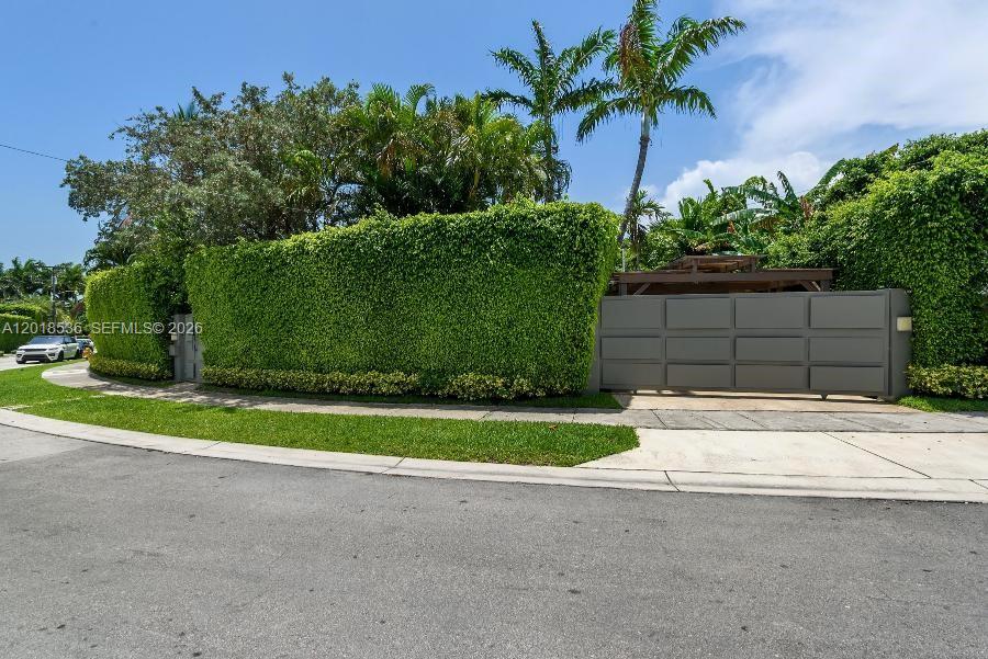 830 E Dilido Dr Miami Beach, FL 33139