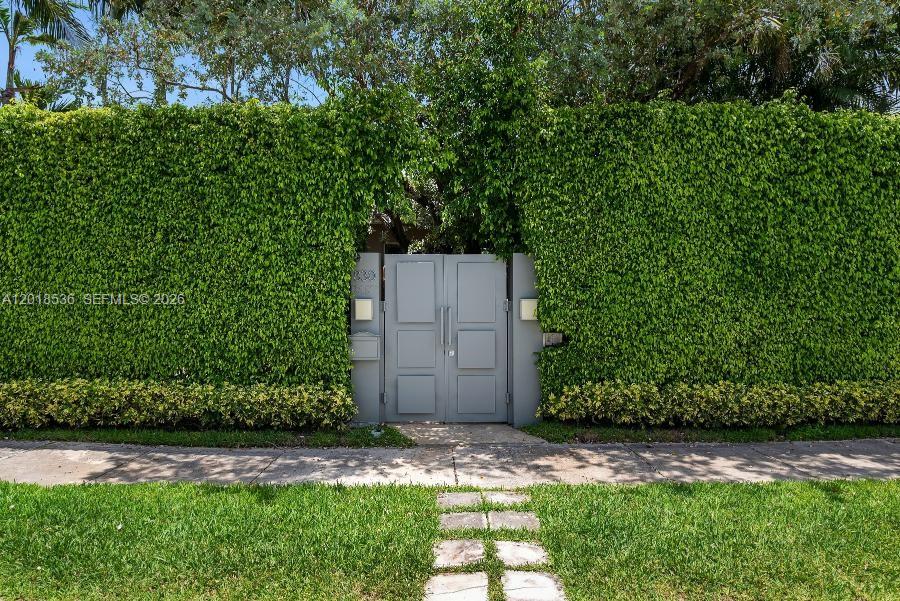 830 E Dilido Dr Miami Beach, FL 33139