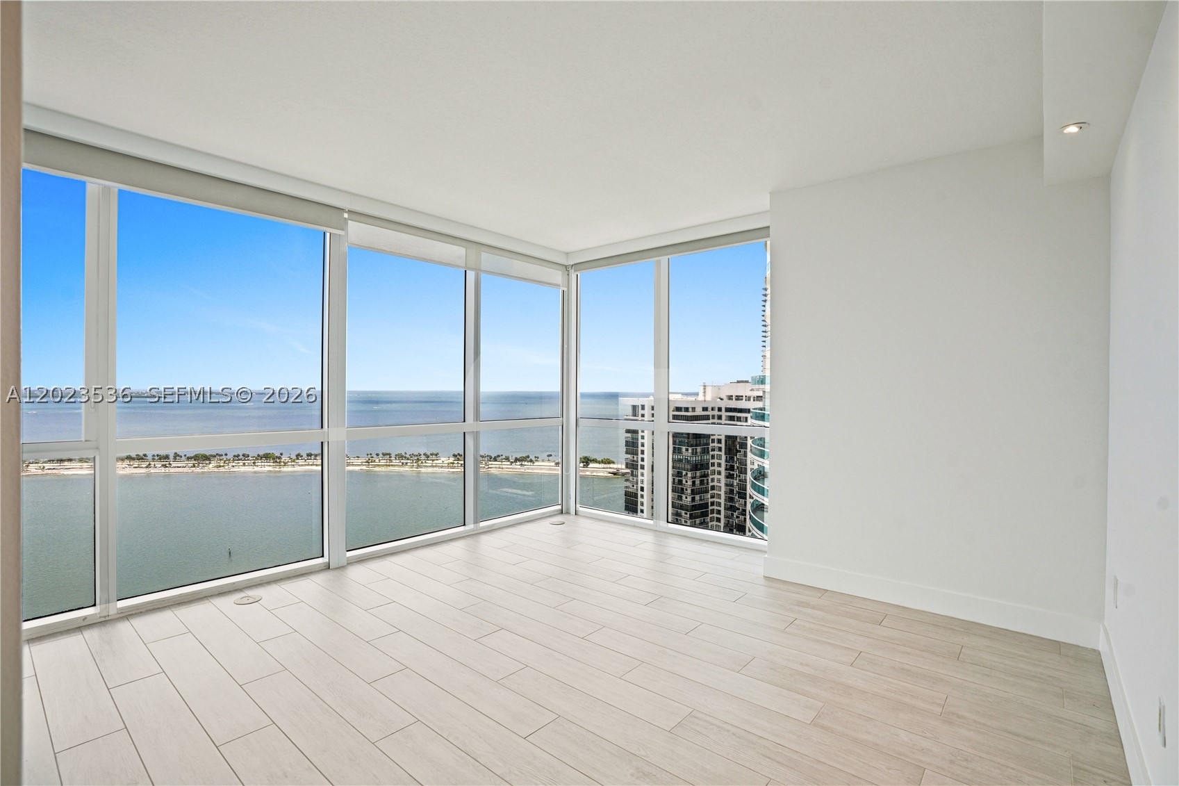 image Skyline on Brickell12