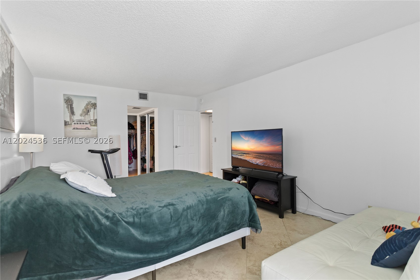 image Arlen House East17